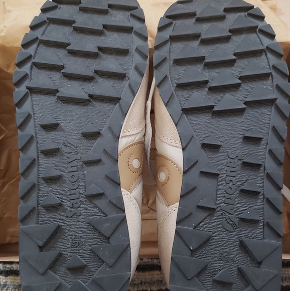 Saucony women's jazz lowpro sneakers - Picture 2 of 6